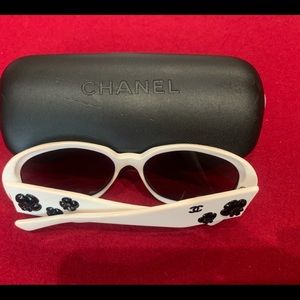 Chanel sunglasses 😎 ready for summer